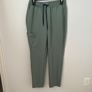Fabletics Women's Green Scrub Pant